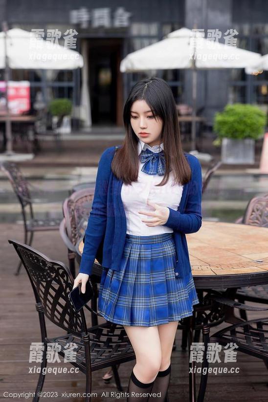 秀人网 - 转角遇到小夕Kitty的礼服，作品更新-你确定不想多看一眼？