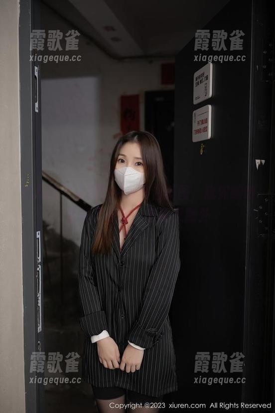 秀人网 - 小雨baby黑白美图，犹如咖啡里加了点盐，有趣又意外