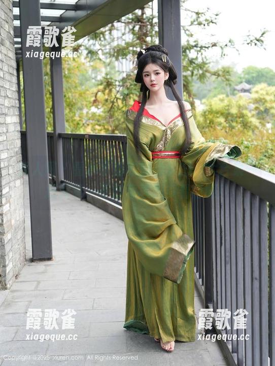 秀人网 - 看水水姐的旗袍美图，大合集一探究竟，不好意思要多看两眼！