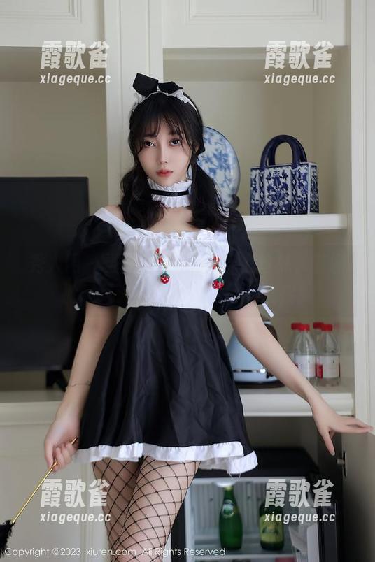 秀人网 - 当糯美子Mini穿上丝袜，套图掀起风波！精选让你目不暇接！
