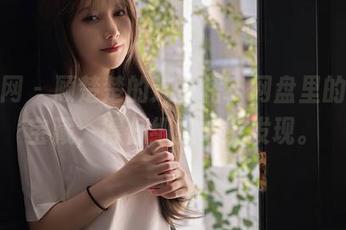 秀人网 – 顾楚楚的连衣裙，网盘里的隐秘宝藏，得仔细找才能发现。