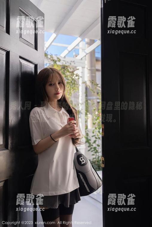 秀人网 - 顾楚楚的连衣裙，网盘里的隐秘宝藏，得仔细找才能发现。