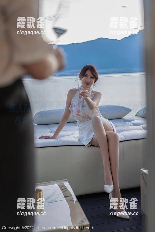 秀人网 - 照片里的那一瞬，黄乐然JK你是在勾引我吗，让我反复咀嚼那种感觉。