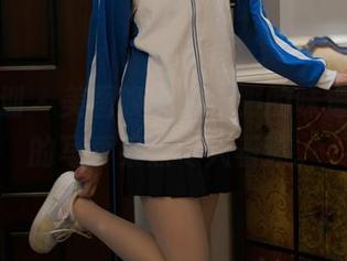 紧急企划 – 美图唤起体操服的味道，小恩的写真果然令人着迷。