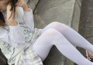 紧急企划 – 原图看这里！见希w的白丝制服让人想一口气看完所有的大学！