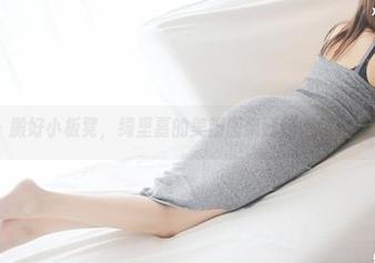 美媛馆 – 搬好小板凳，绮里嘉的美脚图集已经上线，快去下载！