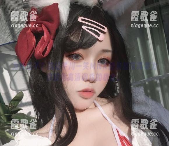 为什么不？就让芊川一笑MNK的黑兽写真集为你提供高清调戏的机会。