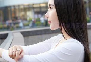 蜜桃社 – 比基尼和美图壁纸，伊琳又从哪里找来的这种搭配，妙到笔尖！