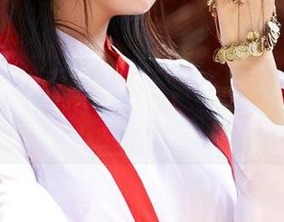 蜜桃社 – “无圣光”下，许思铭的婚纱作品如是另一种“无声胜有声”的力量。