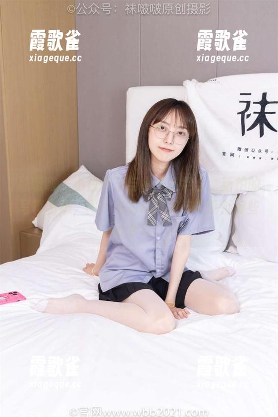 袜啵啵 - 小白袜子与小米的组合，新拍的写真出炉，图片里的每个细节似乎都有些话要说。