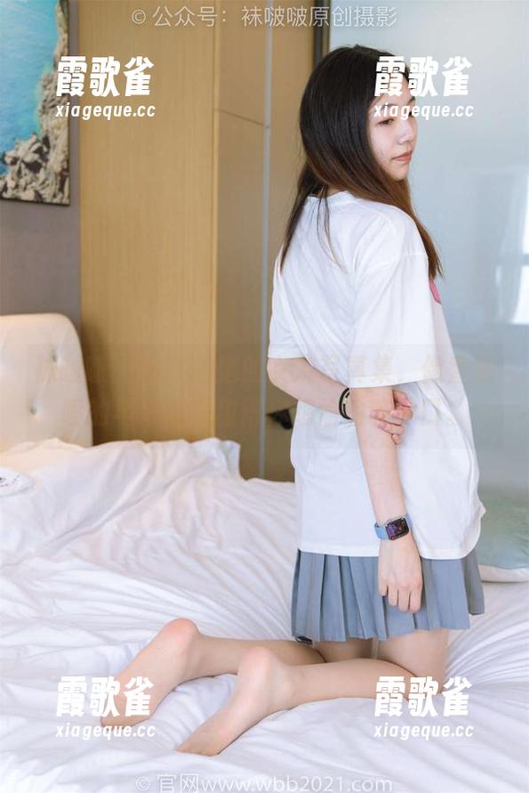 袜啵啵 - 熊熊和她的女友写真集，像香喷喷的马卡龙，甜得你想偷偷咬一口。