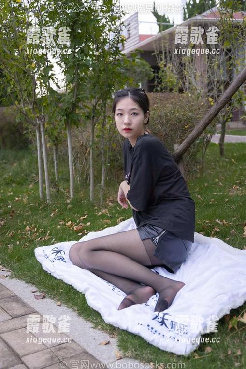 袜啵啵 - 稚予的白棉袜（花絮版）大揭秘：这才是正确的分享姿势？
