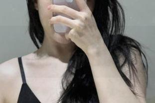 微密圈 – 铁锤姐姐的写真集分享，黑与红搭配下的风情，忍不住想买！