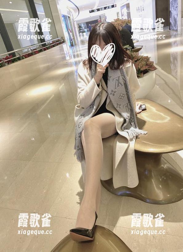 微密圈 - 脚尖轻触地：雅雅的气质呀的私拍瑜伽瞬间，一点机灵