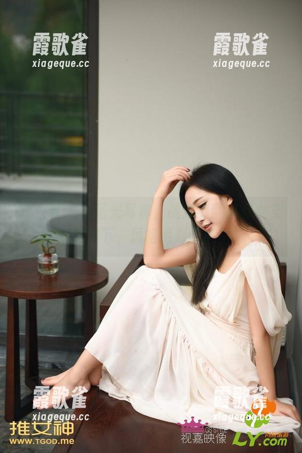 青豆客 - 无圣光写真，战姝羽翻滚在女王的风范下，风格绝对不害羞！