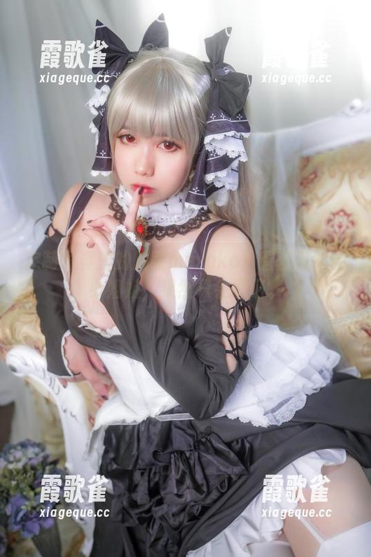 定制写真里的魅瞳meroko：碧蓝航线的小姐姐，果然只会耍萌。