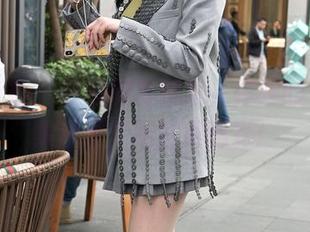 魔镜街拍 – 包臀裙再定义，婷婷的午后图集还没开始就很精彩！
