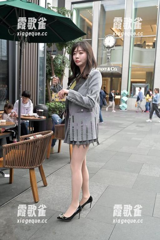 魔镜街拍 - 包臀裙再定义，婷婷的午后图集还没开始就很精彩！