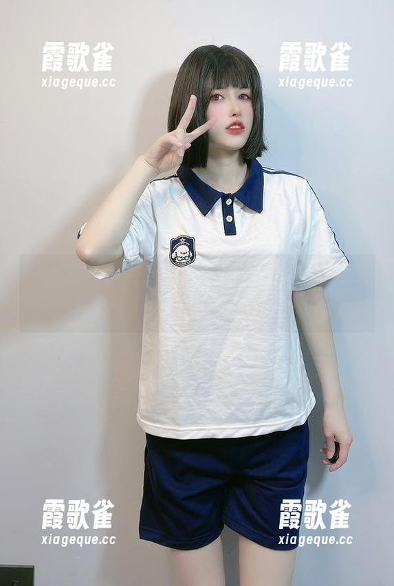 在线观看：鹿八岁baby与白裙的高清合影，天哪，这是谁家的姑娘啊？